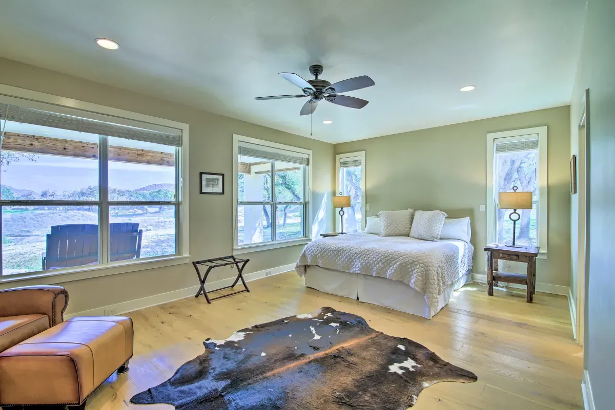 King Suite · Hill Country Windows